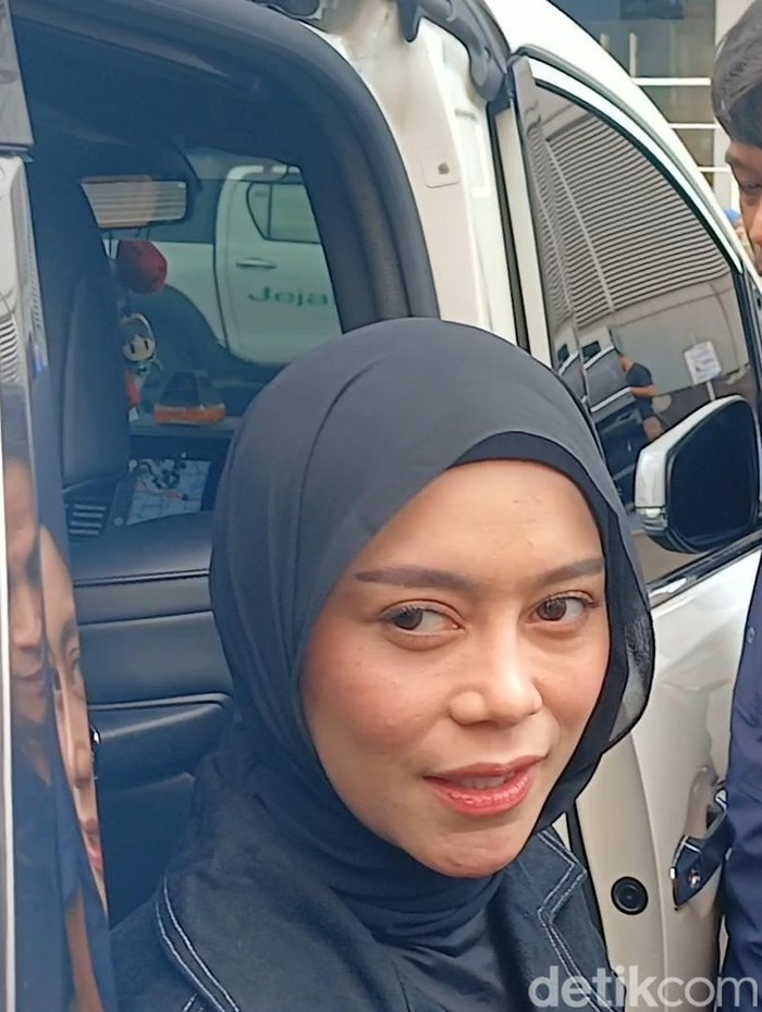 Lesti Kejora di Jalan Kapten P Tendean, Jakarta Selatan.