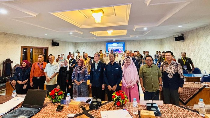 LLDIKTI Wilayah VII Jawa Timur bersama LAM INFOKOM menggelar sosialisasi dan pendalaman instrumen akreditasi 2.0