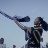 Video dan pernyataan Merince yang beredar di media sosial memperlihatkan dirinya memamerkan bendera Israel dan menuliskan kalimat dukungan terhadap negara tersebut. Unggahan itu dianggap tidak sensitif oleh sebagian masyarakat, terutama dalam konteks konflik yang sedang berlangsung antara Israel dan Palestina. Foto: dok. Instagram @kogoya_merry