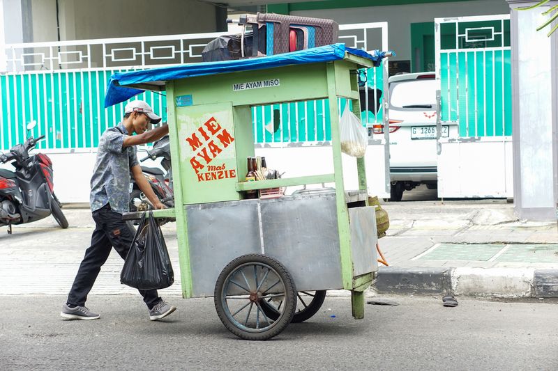 Mie Ayam Gerobak, Warisan Kuliner Sejak Abad ke-7 yang Masih Bertahan