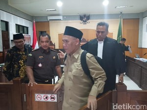 Hakim Marahi Kepala Bappeda NTB di Sidang Korupsi NCC