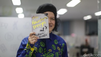 Lihat Lagi Aksi Andrea Hirata di Sesi Sharing Menulis Kreatif