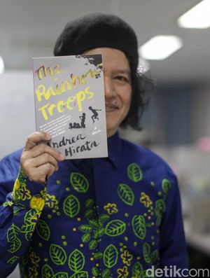 Lihat Lagi Aksi Andrea Hirata di Sesi Sharing Menulis Kreatif