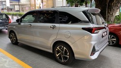 Wujud Mirip Xenia tapi Logo Berbeda