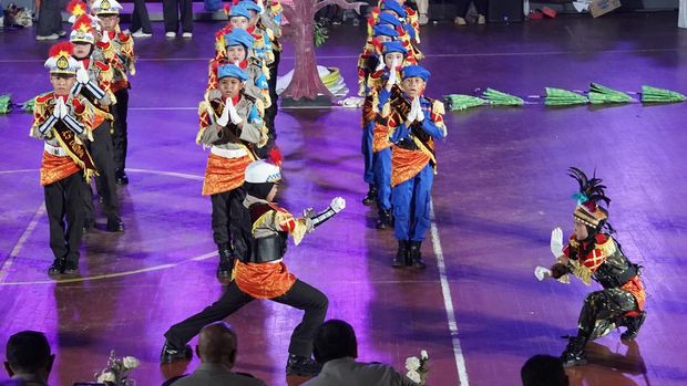 Polda Riau menggelar lomba Festival Polisi Cilik dalam menyambut Hari Bhayangkara ke-79. Kegiatan ini dibuka oleh Kapolda Riau Irjen Herry Herywan, di GOR Tribuana, Pekanbaru, Senin (30/6/2025).