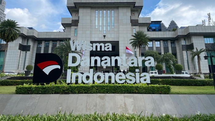 Prabowo Gelar Pertemuan Tertutup di Markas Danantara.
