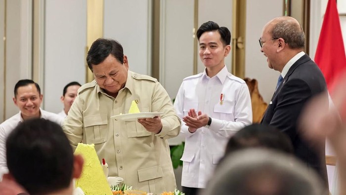 Prabowo saat meresmikan kantor Danantara (dok. Instagram Prabowo)