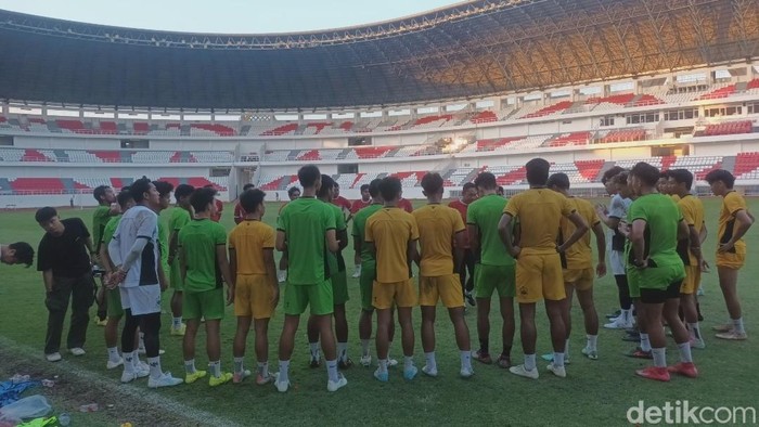 PSIS mulai menggelar latihan sekaligus seleksi hadapi Liga 2 2025/2026 di Stadion Jatidiri Semarang, Senin (30/6/2025).