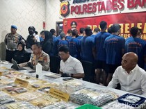 Polisi Bongkar Peredaran Sabu Oplosan Blue Ice di Bandung