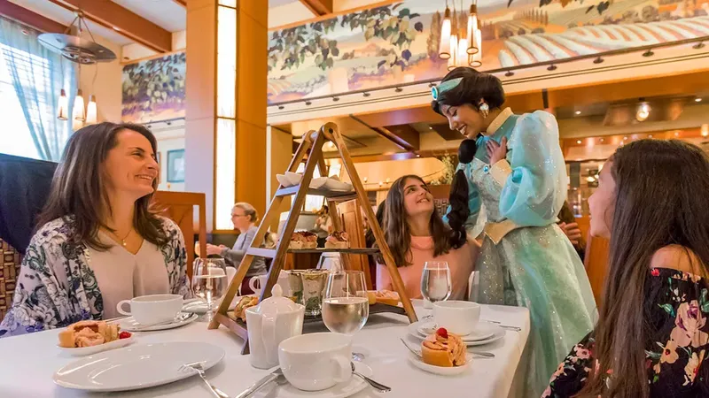 Sarapan Bareng Keluarga di Disneyland, Pria Ini Kaget Totalnya Rp 17,8 Juta