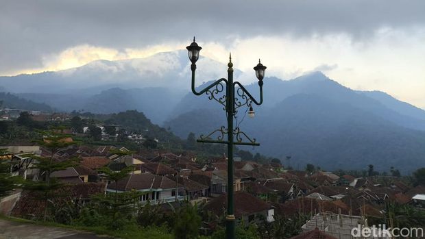 Sukageuri View tawarkan panorama Ciremai, spot foto, dan camping sejuk dengan tiket terjangkau di Kabupaten Kuningan.