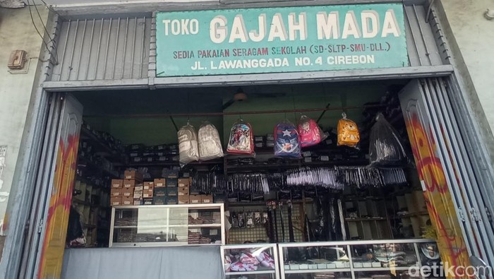 Toko seragam sekolah di Kota Cirebon
