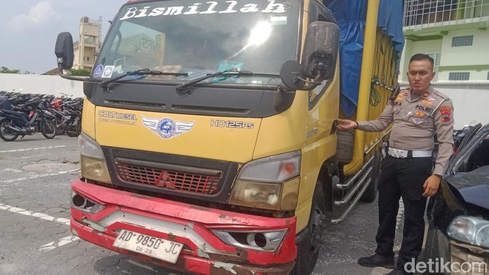 Truk yang melindas wanita di Klaten hingga Tewas, Minggu (29/6/2025.