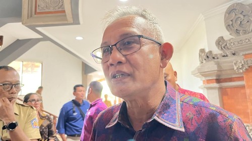 Wakil Ketua II DPRD Bali, Ida Gde Komang Kresna Budi, saat ditemui di kantor Gubernur Bali, Senin (30/6/2025). (Rizki Setyo/detikBali)