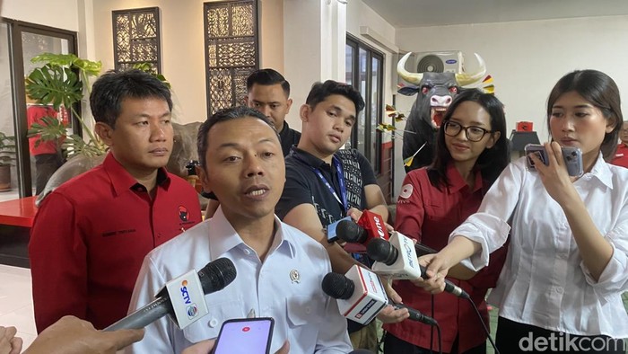 Wamendikdasmen Fajar Riza Ul Haq. (Devi/detikcom)