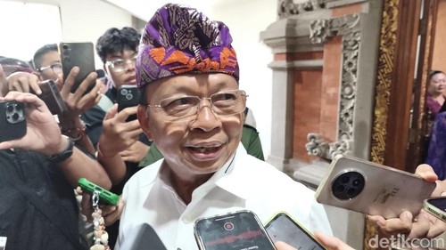 Gubernur Bali Wayan Koster di sela-sela rapat paripurna DPRD Bali di Kantor Gubernur Bali, Senin (30/6/2025).