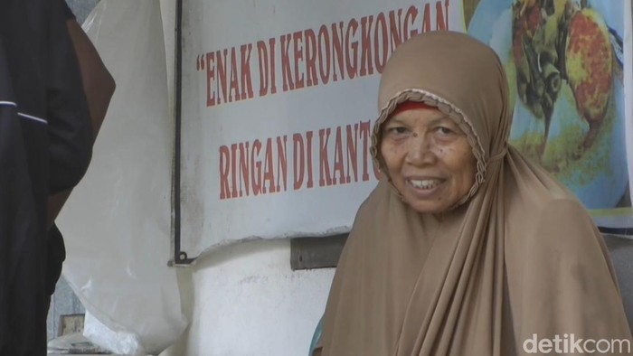 Yusnaini saat memberikan keterangan.
