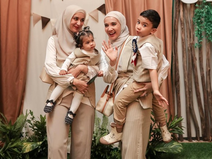 Zaskia Sungkar Zaskia Sungkar rayakan ulang tahun Humaira.