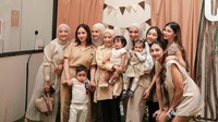 Deretan selebritas yang ikut mendampingi anak-anak mereka datang ke pesta ulang tahun Humaira, ada Nagita Slavina. Pesta ulang tahun Humaira mengambil tema Humairanch. Foto: dok. Instagram Zaskia Sungkar