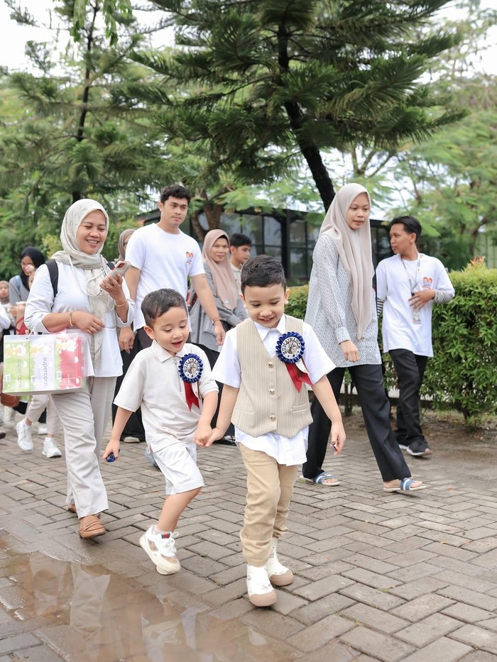 Zaskia Sungkar Zaskia Sungkar rayakan ulang tahun Humaira.