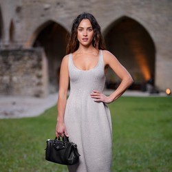 Adria Arjona Pilih Kabur Daripada Bahas Wonder Woman, Kok Gitu?