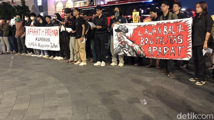 Aksi Aliansi Jogja Memanggil di Nol Km Kota Jogja, sore ini (1/7/2025).