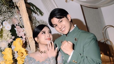 8 Foto Lamaran Brisia Jodie-Jonathan Alden, Tampil Serasi & Romantis