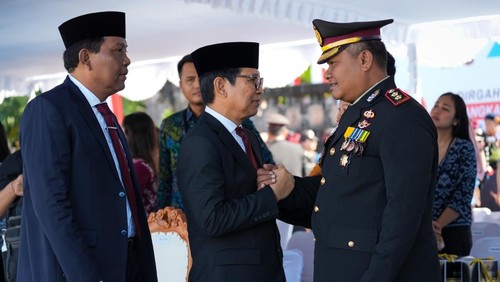 Bupati Badung I Wayan Adi Arnawa saat menghadiri Apel Peringatan Hari Bhayangkara Ke-79 di Lapangan Niti Mandala Renon, Denpasar, Senin (1/7).