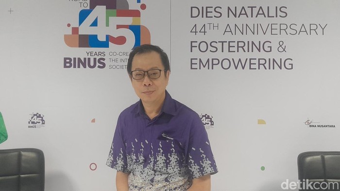 Guru Besar bidang Ilmu Filsafat Hukum Binus University Prof Dr Shidarta SH MHum
