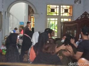 Hamdan ATT Meninggal Dunia, Suasana Haru Selimuti Rumah Duka