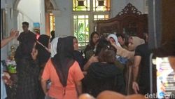 Bendera Kuning dan Suasana Sendu Rumah Duka Hamdan ATT