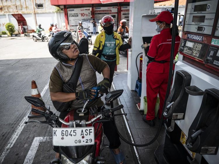 Harga BBM Nonsubsidi Naik Lagi, Pertamax Tembus Rp12.500 per Liter