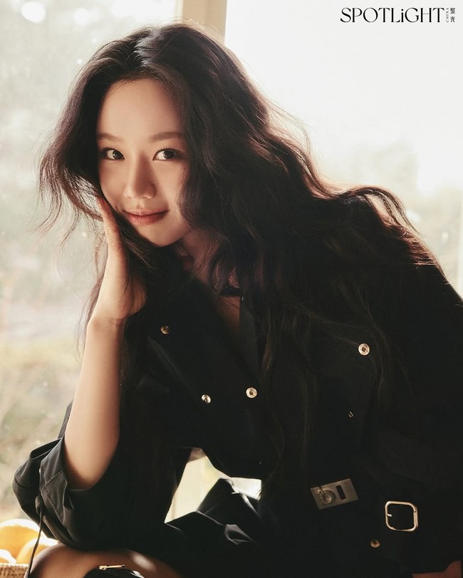 Hyeri merasa bersalah jika mengingat kerja keras ibunya, bekerja sebagai buruh pabrik selama 15 tahun. Setelah sukses, bintang drama Korea Reply 1988 itu membelikan apartemen untuk orang tuanya. Foto: dok. Instagram @hyeri_0609