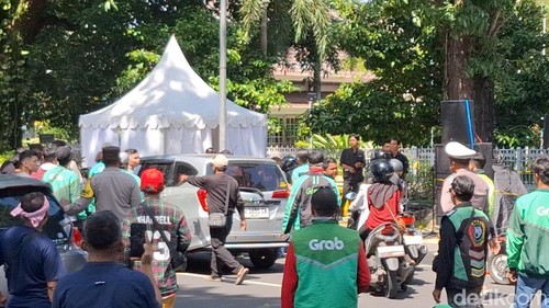 Ilustrasi ojol di Mataram, NTB. (Nathea Citra/detikBali)