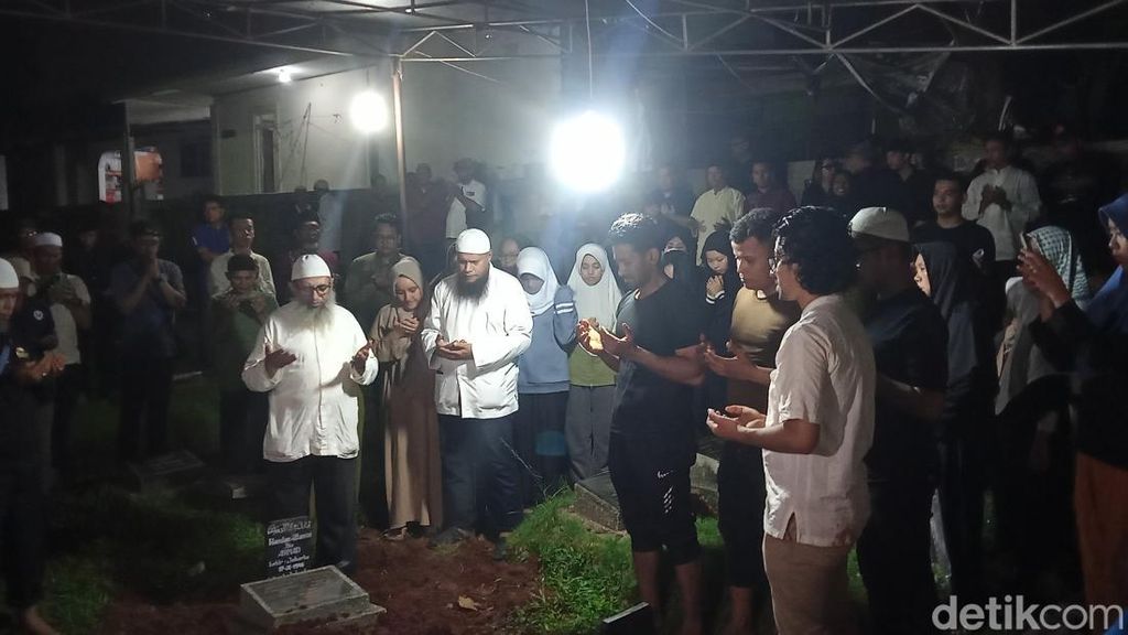 Ikhlas Keluarga Melepas Kepergian Hamdan ATT Selamanya