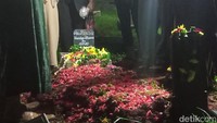 Hamdan ATT sempat mengalami penurunan kesehatan sejak 2017 akibat stroke dan pecah pembuluh darah. Dia beberapa kali dirawat di rumah sakit hingga akhirnya menghembuskan napas terakhir di usia 76 tahun. Foto: Ahsan/detikhot