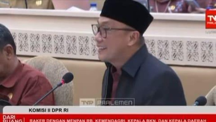 Kepala Badan Kepegawaian Negara (BKN) Zudan Arif Fakrullah saat rapat di DPR RI. Dokumen Istimewa