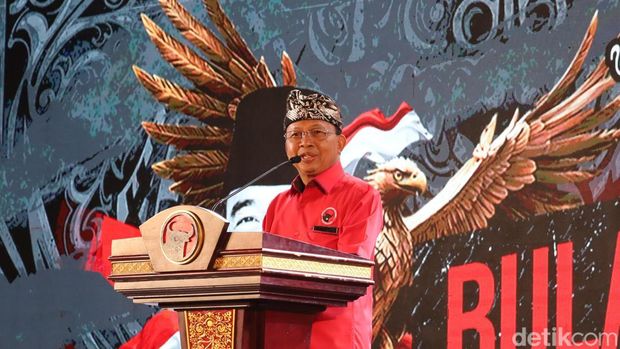Ketua DPD PDI Perjuangan Bali Wayan Koster saat penutupan Bulan Bung Karno di Denpasar, Selasa (1/7/2025). (Foto: Aryo Mahendro/detikBali)