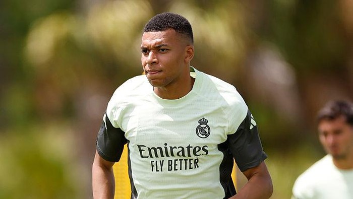 PHILADELPHIA, PENNSYLVANIA - JUNE 25: Kylian Mbappe, player of Real Madrid, in action during the training ahead of their FIFA Club World Cup 2025 match at Lincoln Financial Field on June 25, 2025 in Philadelphia, Pennsylvania. (Photo by Antonio Villalba/Real Madrid via Getty Images)