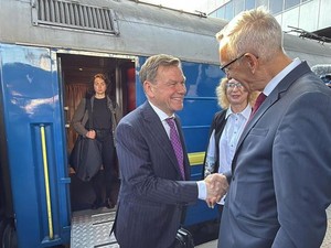 Menlu Jerman Ingin Lebih Banyak Industri Patungan Bikin Senjata di Ukraina