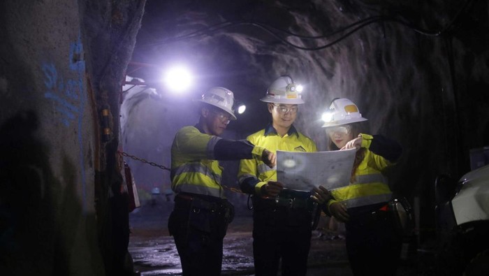 PT Merdeka Copper Gold Tbk. (MDKA) atau Merdeka mengumumkan hasil kinerja keuangan dan operasional yang kuat pada kuartal I 2025. MDKA membukukan pendapatan konsolidasi sebesar US$ 502 juta atau setara Rp 8,17 triliun (kurs Rp 16.282).