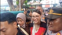 Nikita Mirzani hari ini, Selasa (1/7/2025), akan kembali menjalani persidangan lanjutan atas perkara dugaan pengancaman dan tindak pidana pencucian uang (TPPU) yang dilaporkan dokter Reza Gladys. (Foto: Muhammad Ahsan Nurrijal)