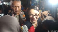Iya, alhamdulillah berarti mereka tahu mau dukung yang mana, kata Nikita Mirzani saat ditemui sebelum sidang di Pengadilan Negeri Jakarta Selatan, Selasa (1/7/2025). (Foto: Muhammad Ahsan Nurrijal)