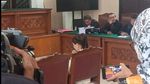 Tangis Kerinduan Nikita Mirzani untuk Ketiga Anak di Ruang Sidang