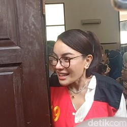 Nikita Mirzani Gak Takut dengan Reza Gladys: Semoga Gantian Habis Ini