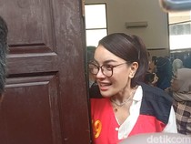 Nikita Mirzani Gak Ciut Lawan Reza Gladys, Beri Pesan Menohok Ini