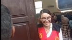 Tangis Kerinduan Nikita Mirzani untuk Ketiga Anak di Ruang Sidang