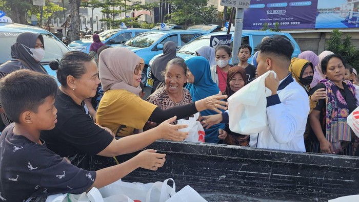 Suasana perayaan HUT Bhayangkara Ke-79 dan pembagian beras gratis di Polda Jateng, Semarang. Foto diunggah Selasa (17/7/2025).
