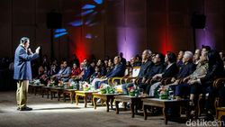 SBY Luncurkan Video Musik Save Our World, Libatkan 35 Musisi Lintas Generasi SBY Luncurkan Video Musik Save Our World, Libatkan 35 Musisi Lintas Generasi