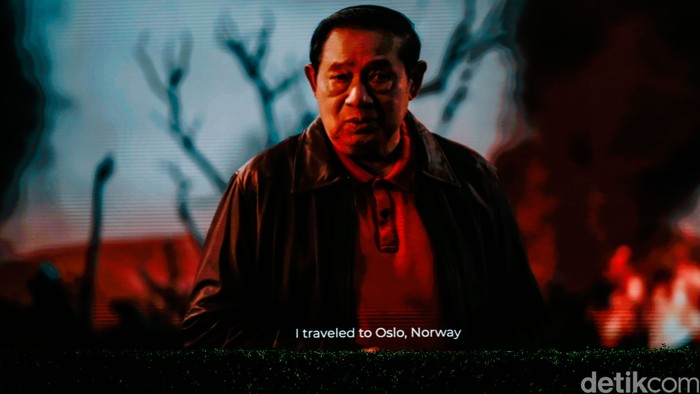 Peluncuran Video Musik Save Our World Milik SBY Presiden Indonesia ke-6 Susilo Bambang Yudhoyono menjelaskan proses terciptanya lagu Save Our World di Jakarta, Selasa (1/7/2025).Β Video musik Save Our World ini melibatkan 35 musisi lintas generasi.